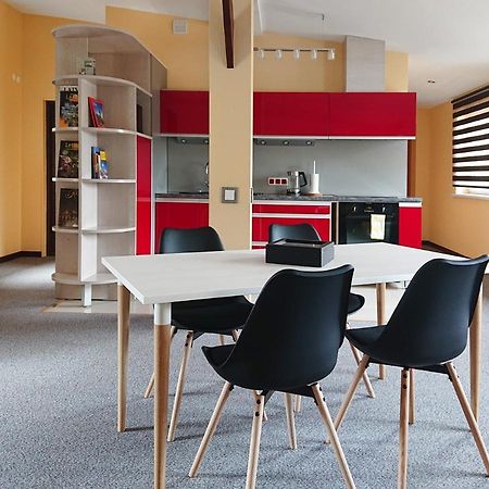 Riga City Center Quiet Apartment With Free Private Parking Bagian luar foto