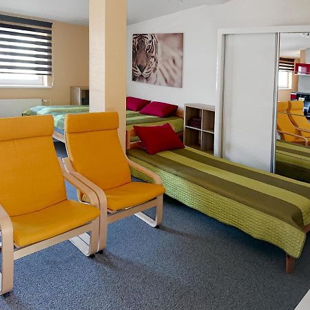 Riga City Center Quiet Apartment With Free Private Parking Bagian luar foto