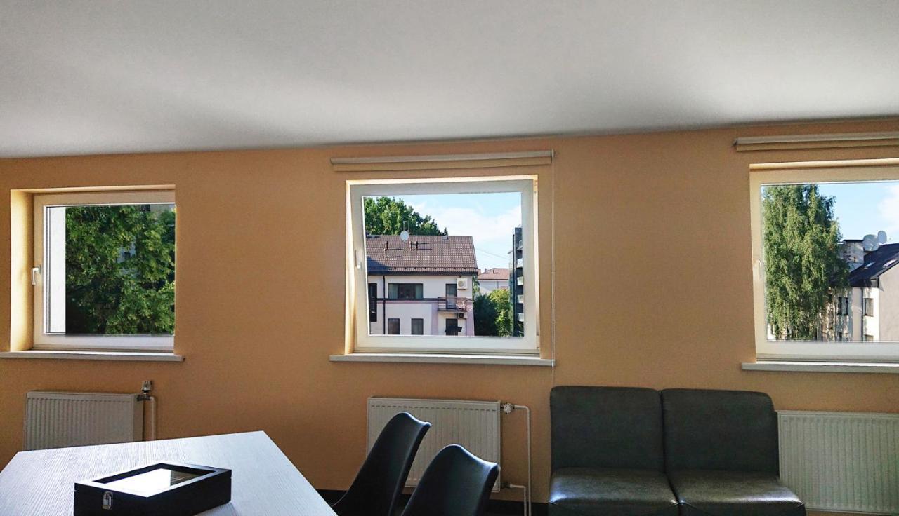 Riga City Center Quiet Apartment With Free Private Parking Bagian luar foto