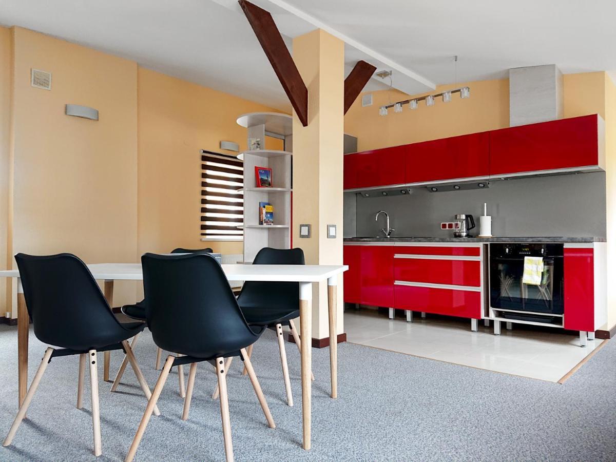 Riga City Center Quiet Apartment With Free Private Parking Bagian luar foto