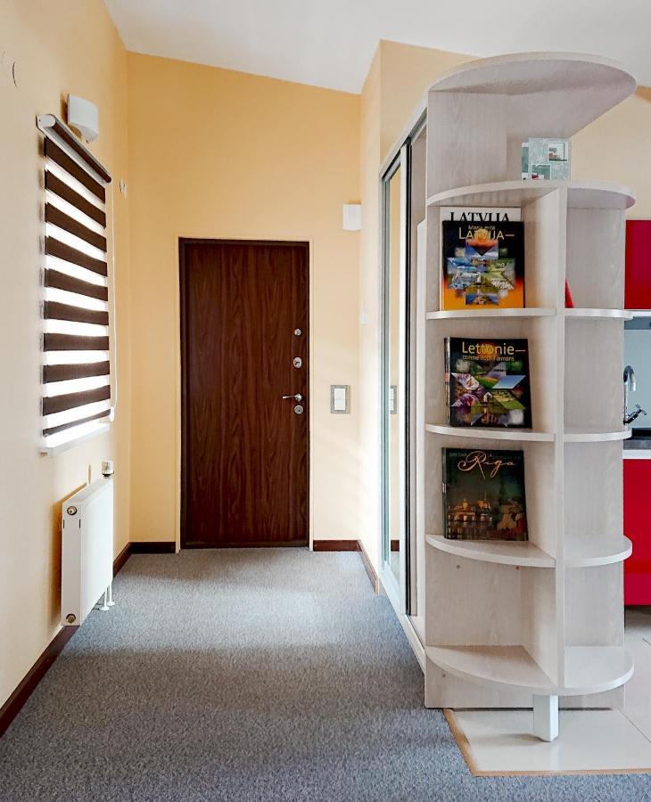 Riga City Center Quiet Apartment With Free Private Parking Bagian luar foto