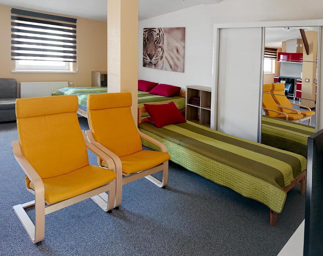Riga City Center Quiet Apartment With Free Private Parking Bagian luar foto